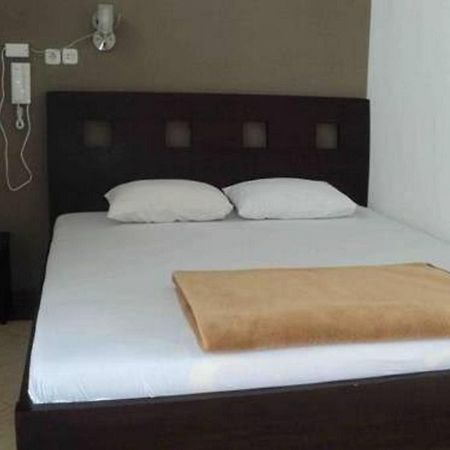 Hotel Nirwana Situbondo Redpartner Banyuanget Extérieur photo